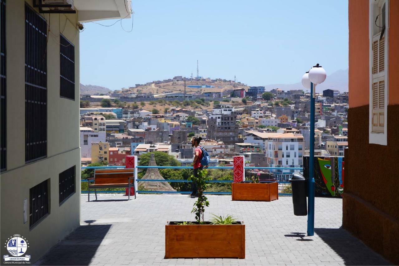 Fully Equipped 3-Bedroom Apt In Downtown Praia Exterior photo